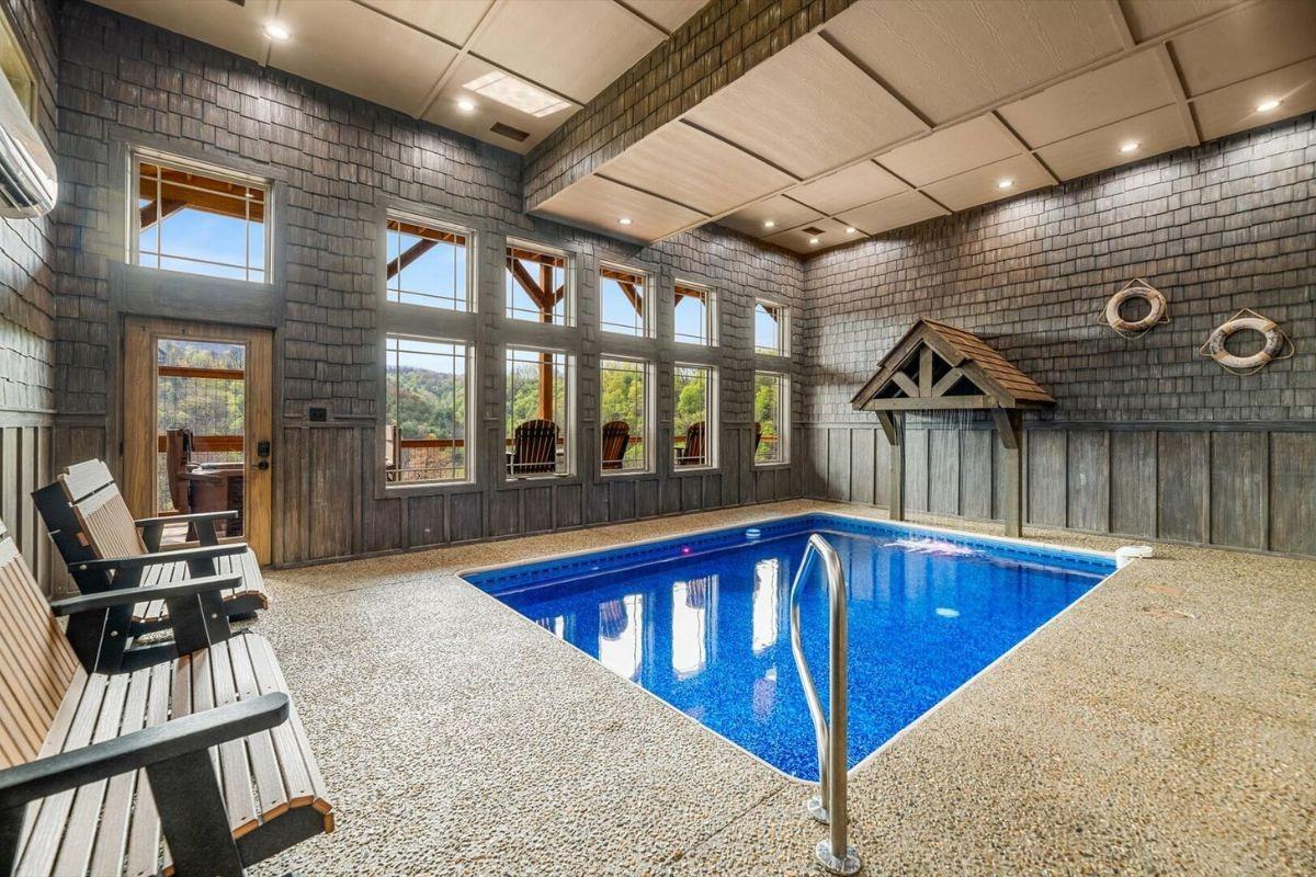 Pigeon Forge Cabins with a Pool