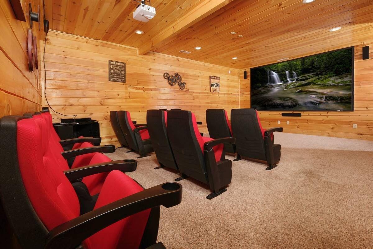 Pigeon Forge Cabins with a Theater